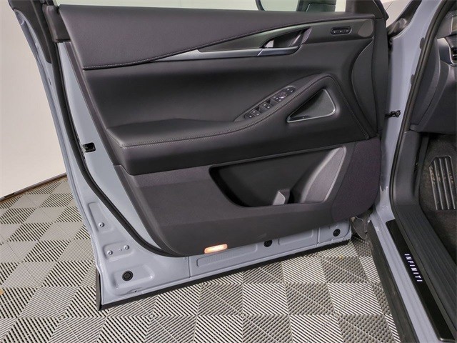 INFINITI QX60 Vehicle Full-screen Gallery Image 18