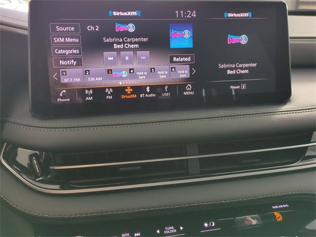 INFINITI QX60 Vehicle Full-screen Gallery Image 23