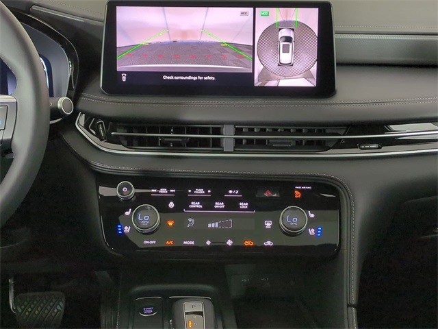 INFINITI QX60 Vehicle Full-screen Gallery Image 30