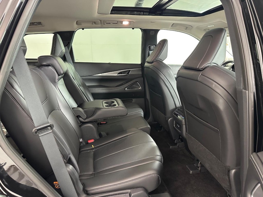 INFINITI QX60 Vehicle Full-screen Gallery Image 08
