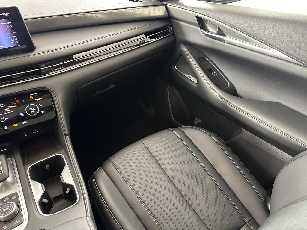 INFINITI QX60 Vehicle Full-screen Gallery Image 15