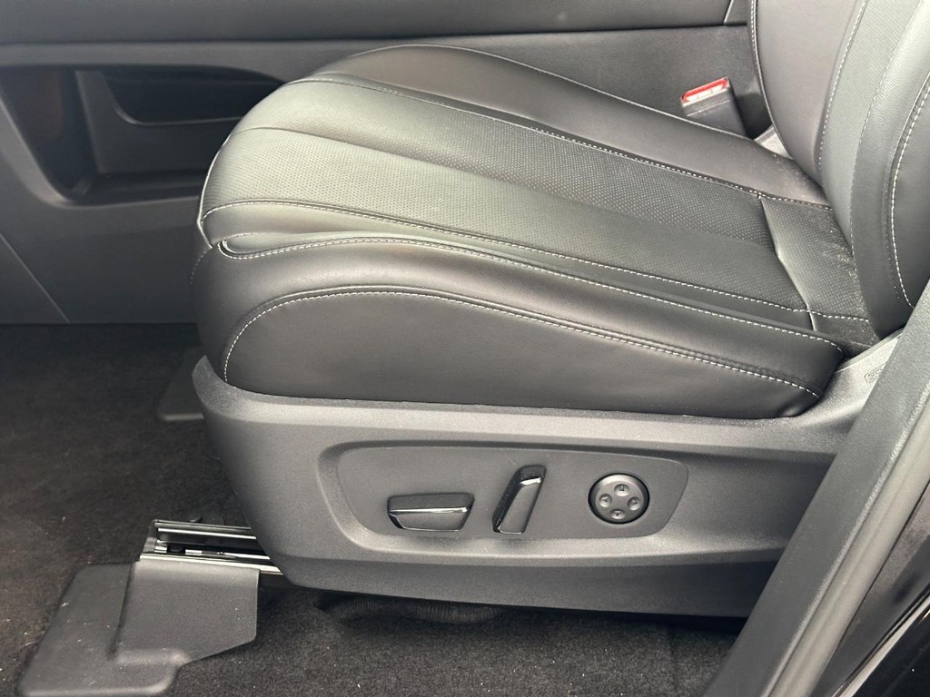 INFINITI QX60 Vehicle Full-screen Gallery Image 18