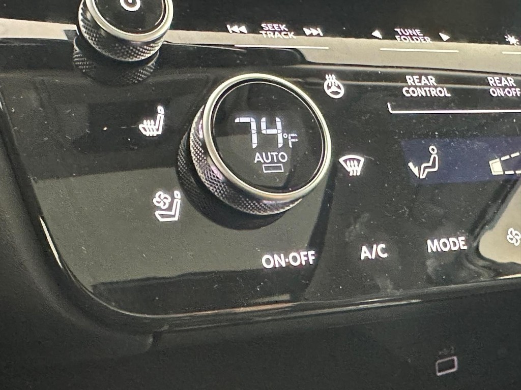 INFINITI QX60 Vehicle Full-screen Gallery Image 22