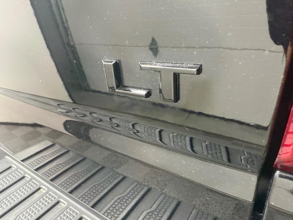 Chevrolet Silverado 1500 Vehicle Full-screen Gallery Image 04