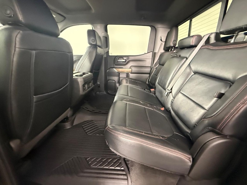 Chevrolet Silverado 1500 Vehicle Full-screen Gallery Image 17