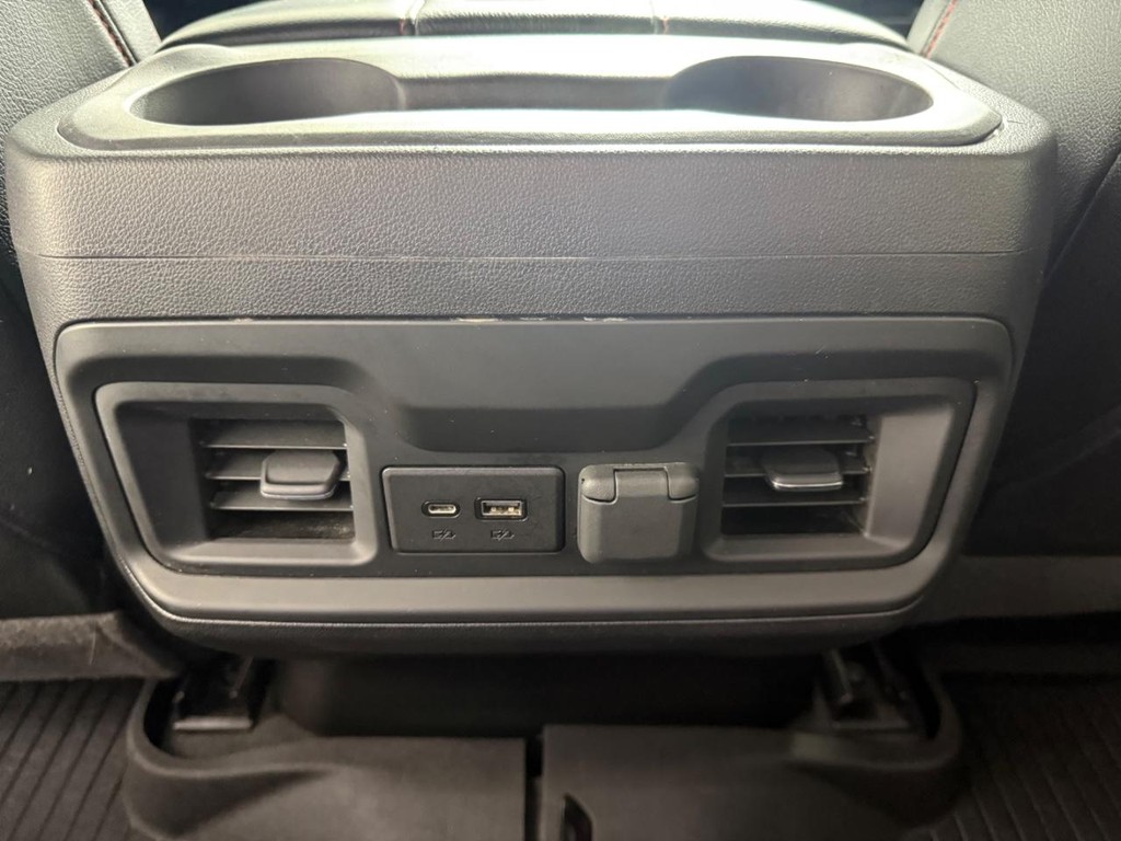 Chevrolet Silverado 1500 Vehicle Full-screen Gallery Image 20