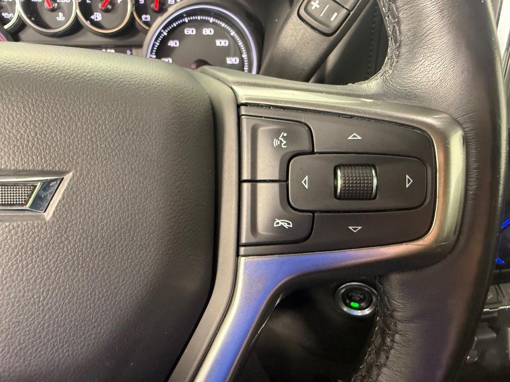 Chevrolet Silverado 1500 Vehicle Full-screen Gallery Image 21