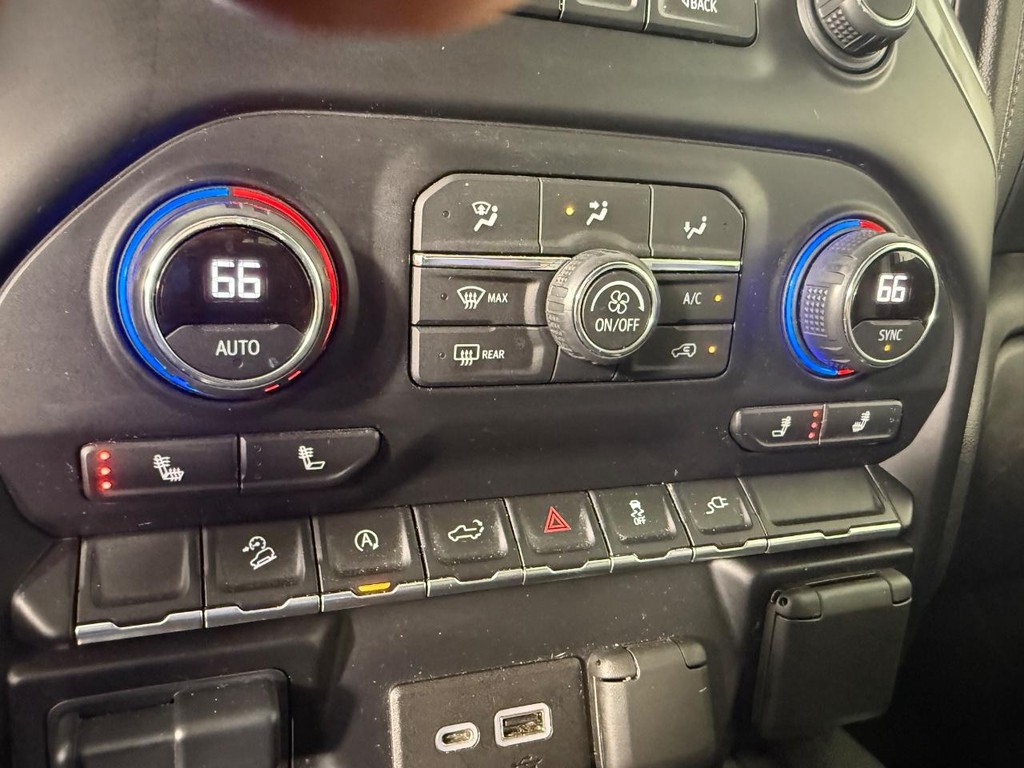 Chevrolet Silverado 1500 Vehicle Full-screen Gallery Image 23