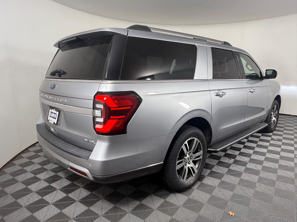 Ford Expedition Max Vehicle Full-screen Gallery Image 03