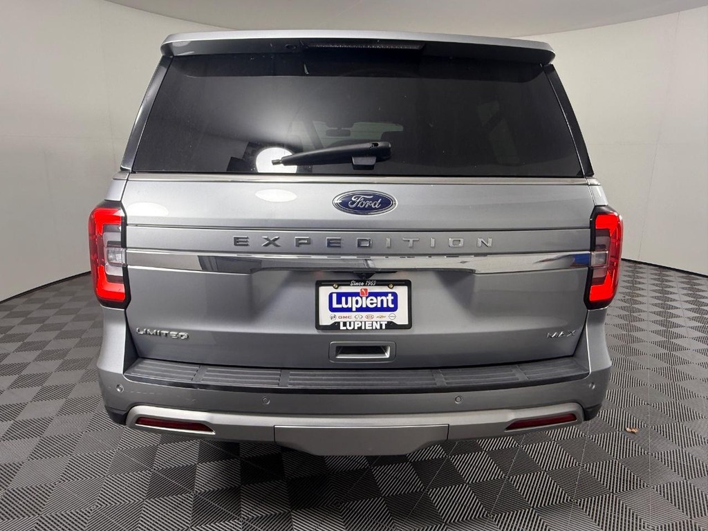 Ford Expedition Max Vehicle Full-screen Gallery Image 04