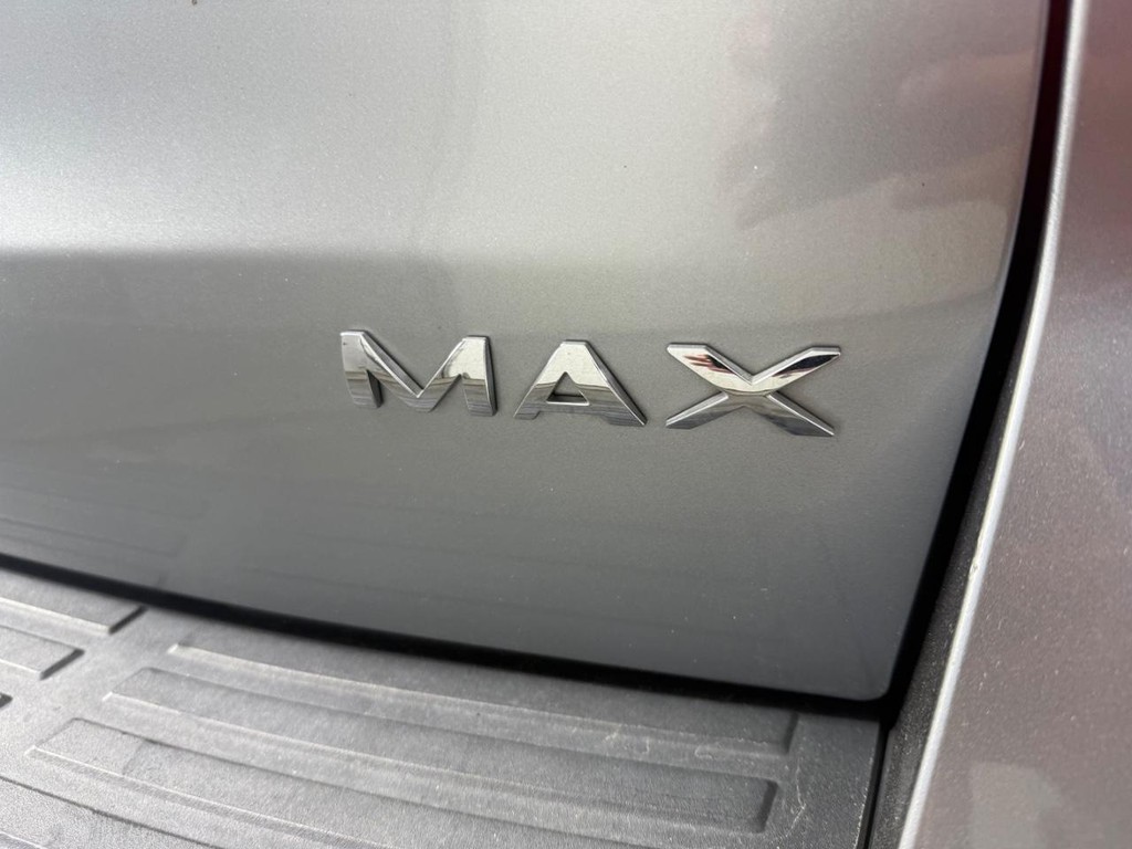 Ford Expedition Max Vehicle Full-screen Gallery Image 06