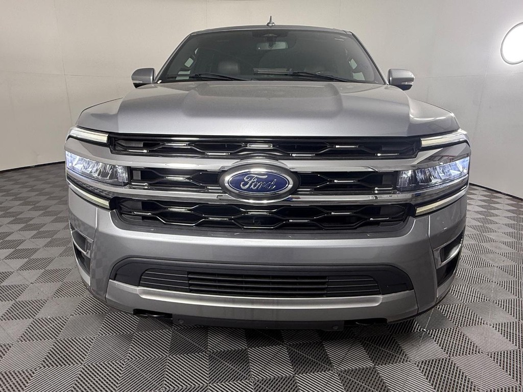 Ford Expedition Max Vehicle Full-screen Gallery Image 08