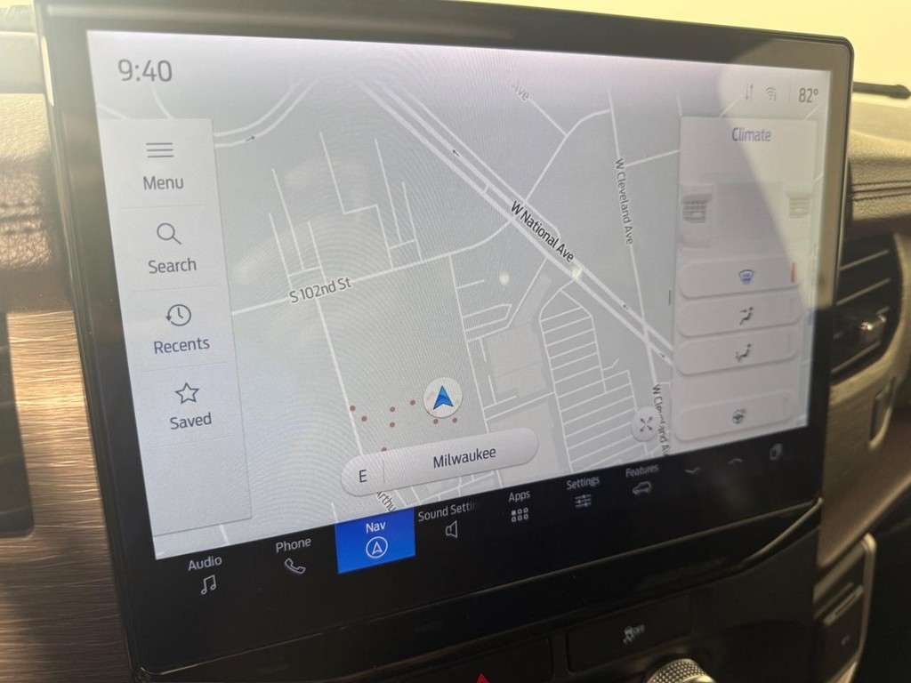 Ford Expedition Max Vehicle Full-screen Gallery Image 19