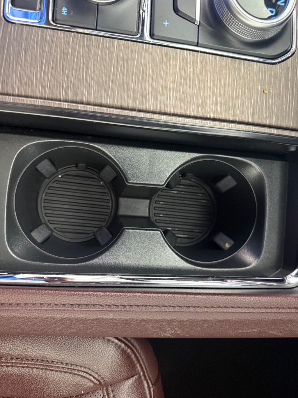 Ford Expedition Max Vehicle Full-screen Gallery Image 20