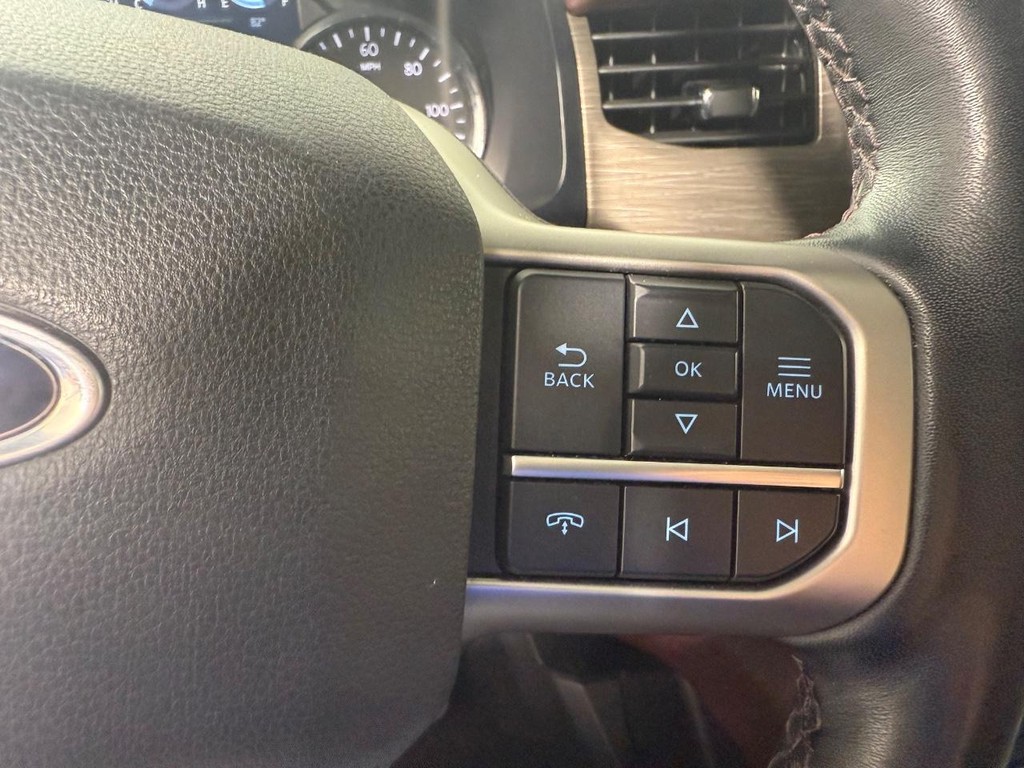 Ford Expedition Max Vehicle Full-screen Gallery Image 22