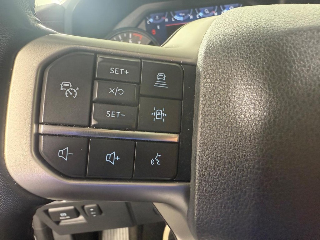 Ford Expedition Max Vehicle Full-screen Gallery Image 23