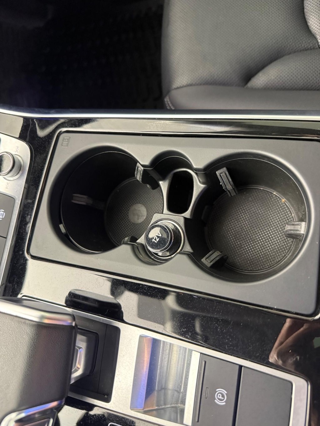 Audi Q8 Vehicle Full-screen Gallery Image 20