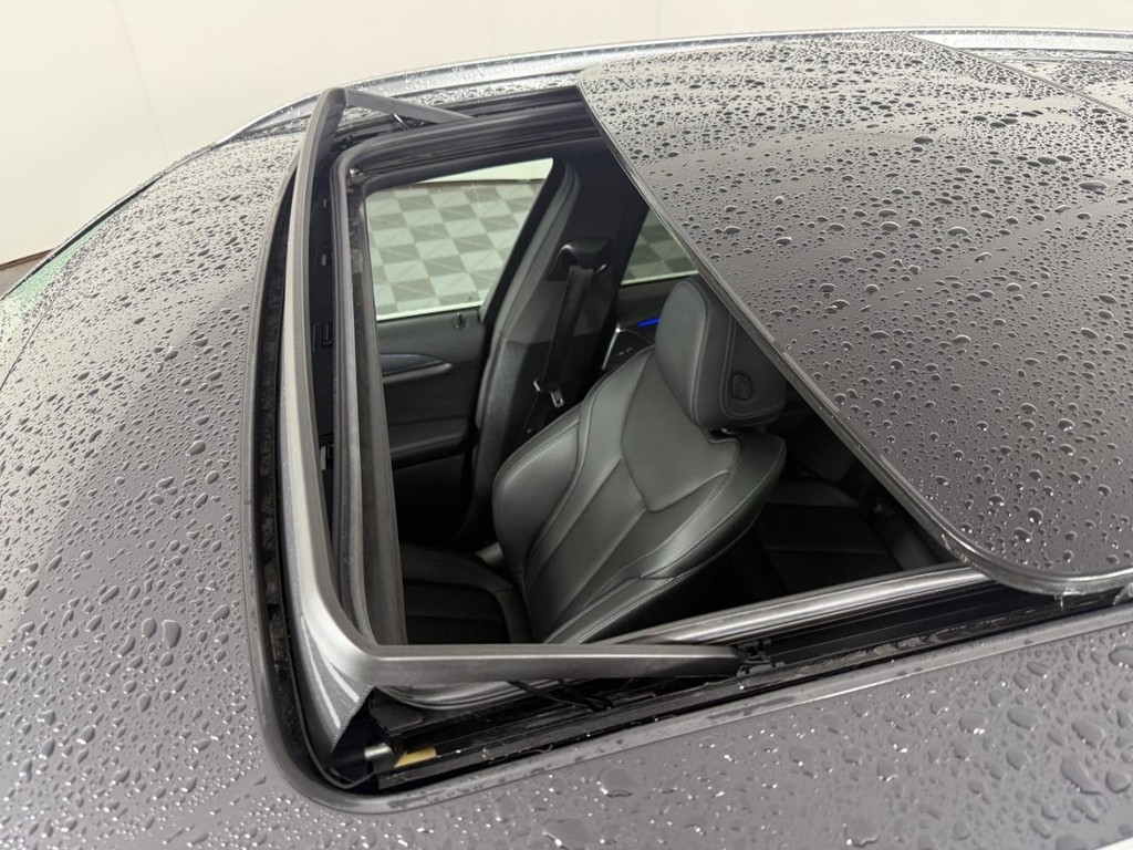 BMW X3 Vehicle Full-screen Gallery Image 13