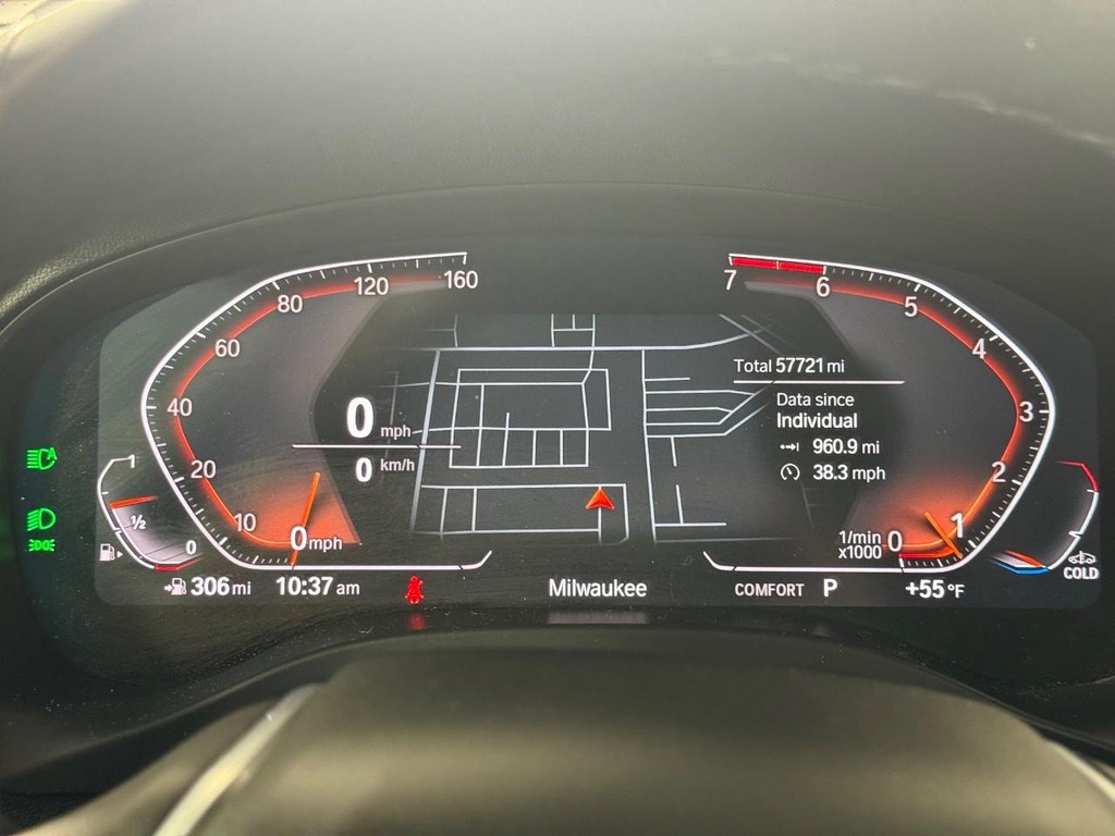 BMW X3 Vehicle Full-screen Gallery Image 23