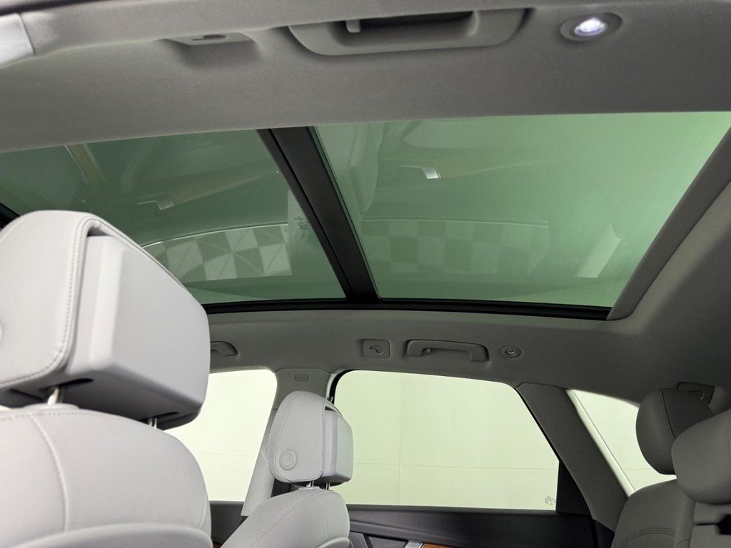 Audi Q5 Vehicle Full-screen Gallery Image 15