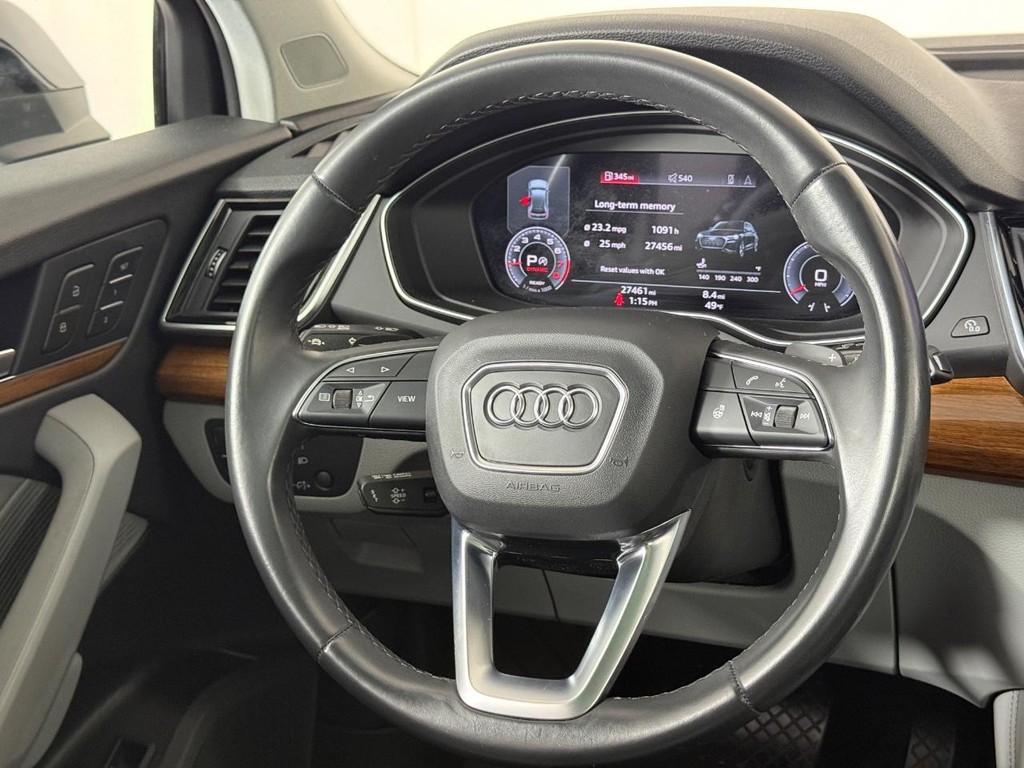 Audi Q5 Vehicle Full-screen Gallery Image 18