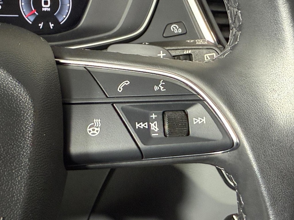 Audi Q5 Vehicle Full-screen Gallery Image 20