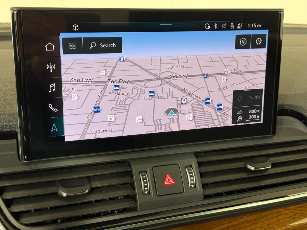 Audi Q5 Vehicle Full-screen Gallery Image 21