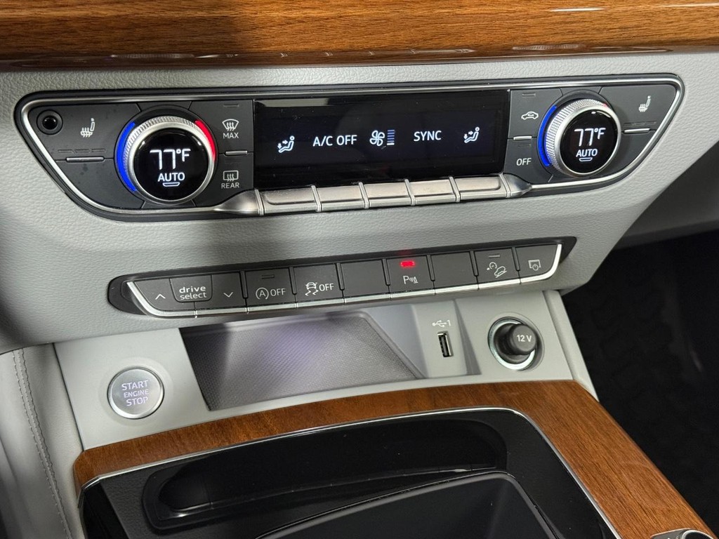 Audi Q5 Vehicle Full-screen Gallery Image 22