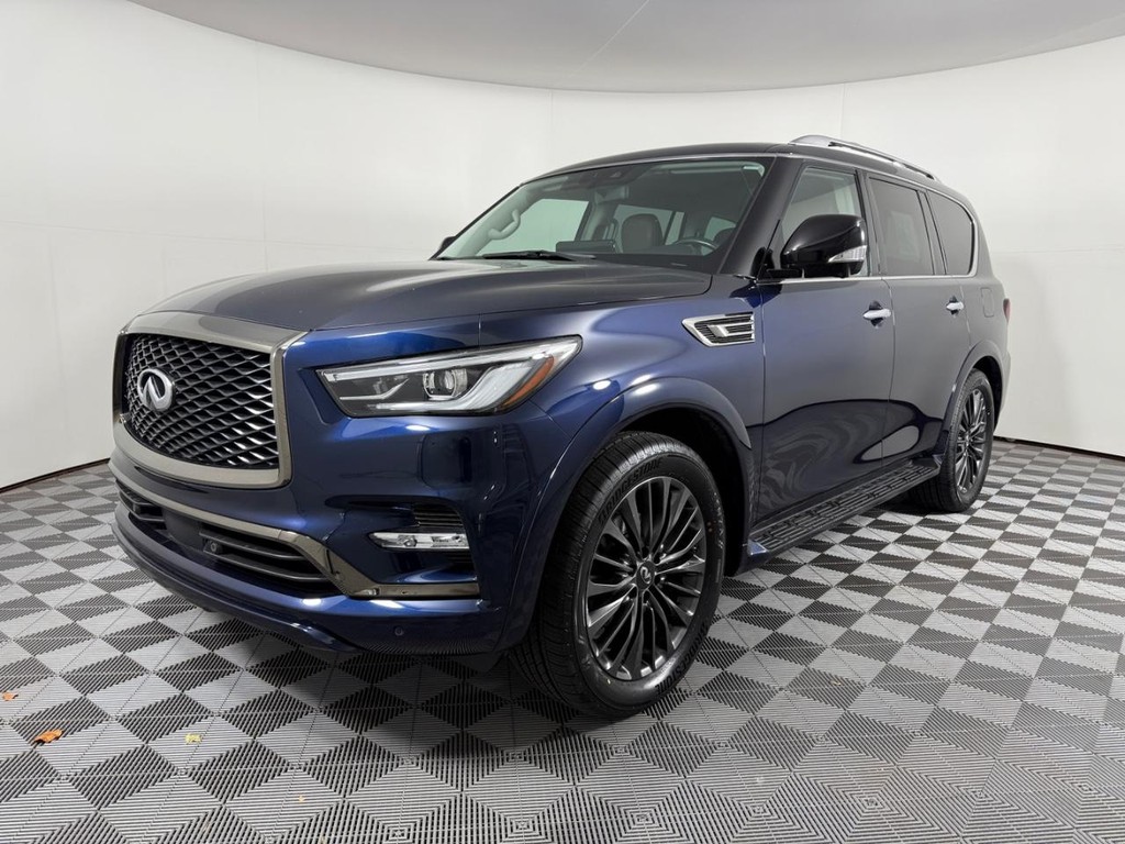 INFINITI QX80 Vehicle Full-screen Gallery Image 08