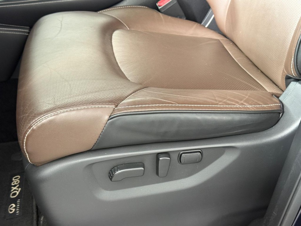 INFINITI QX80 Vehicle Full-screen Gallery Image 31