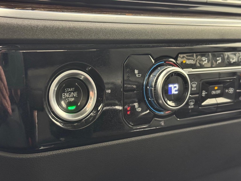 GMC Sierra 1500 Vehicle Full-screen Gallery Image 21