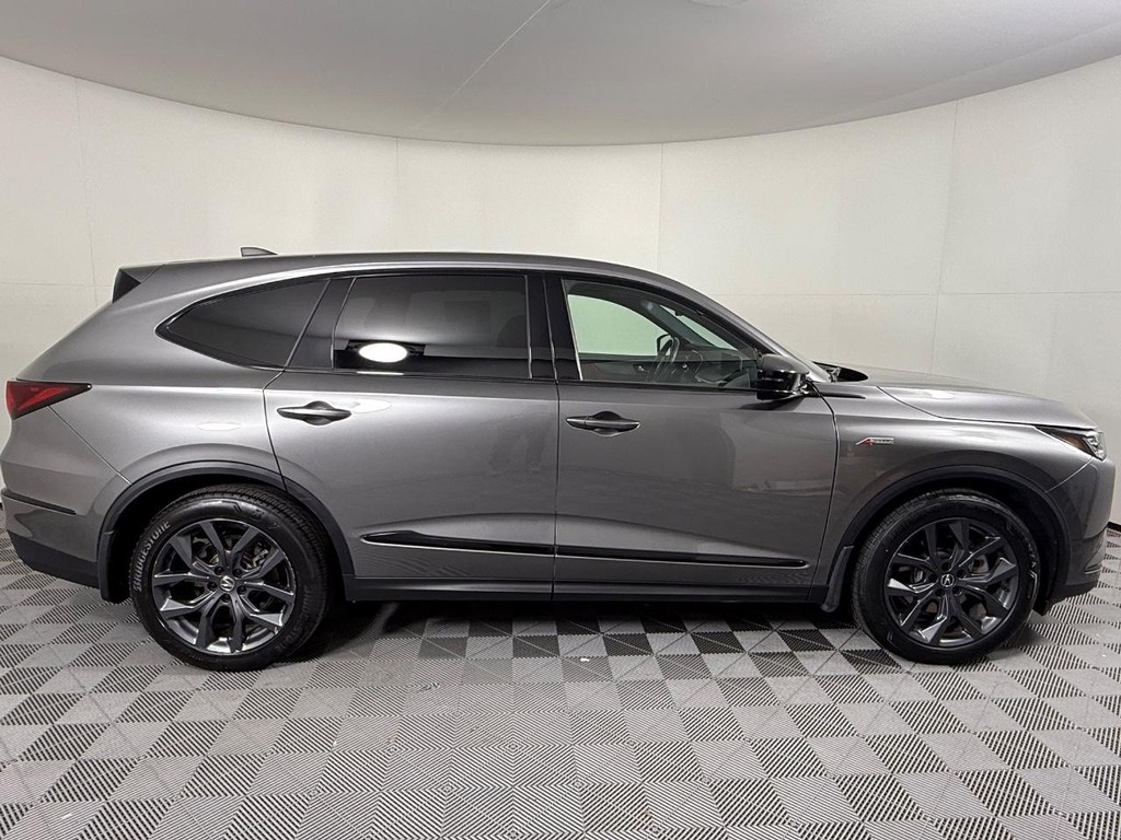 Acura MDX Vehicle Full-screen Gallery Image 02