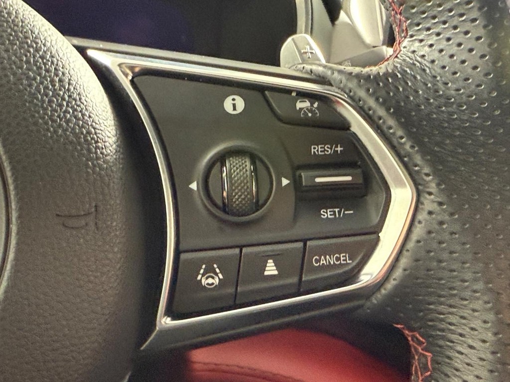 Acura MDX Vehicle Full-screen Gallery Image 20