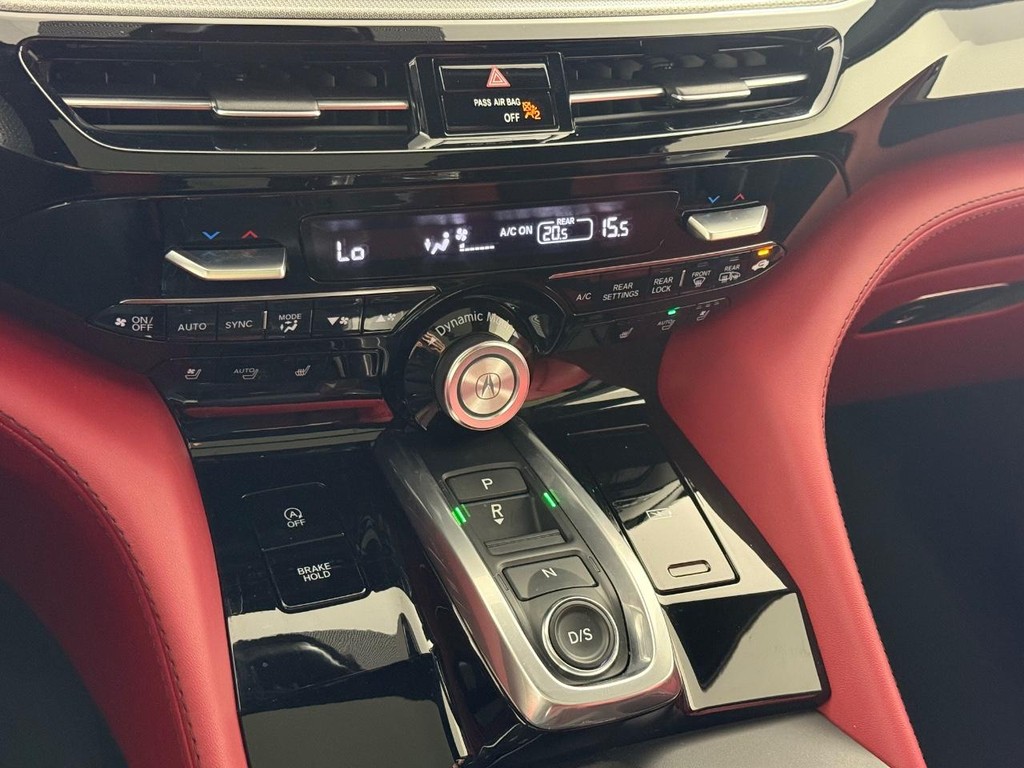 Acura MDX Vehicle Full-screen Gallery Image 24