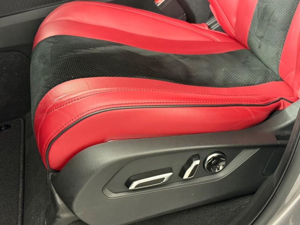 Acura MDX Vehicle Full-screen Gallery Image 35