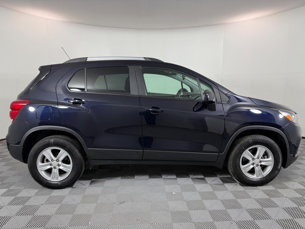 Chevrolet Trax Vehicle Full-screen Gallery Image 02