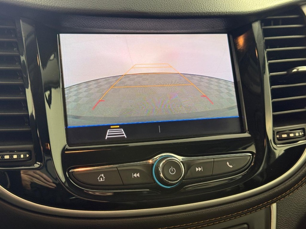 Chevrolet Trax Vehicle Full-screen Gallery Image 17