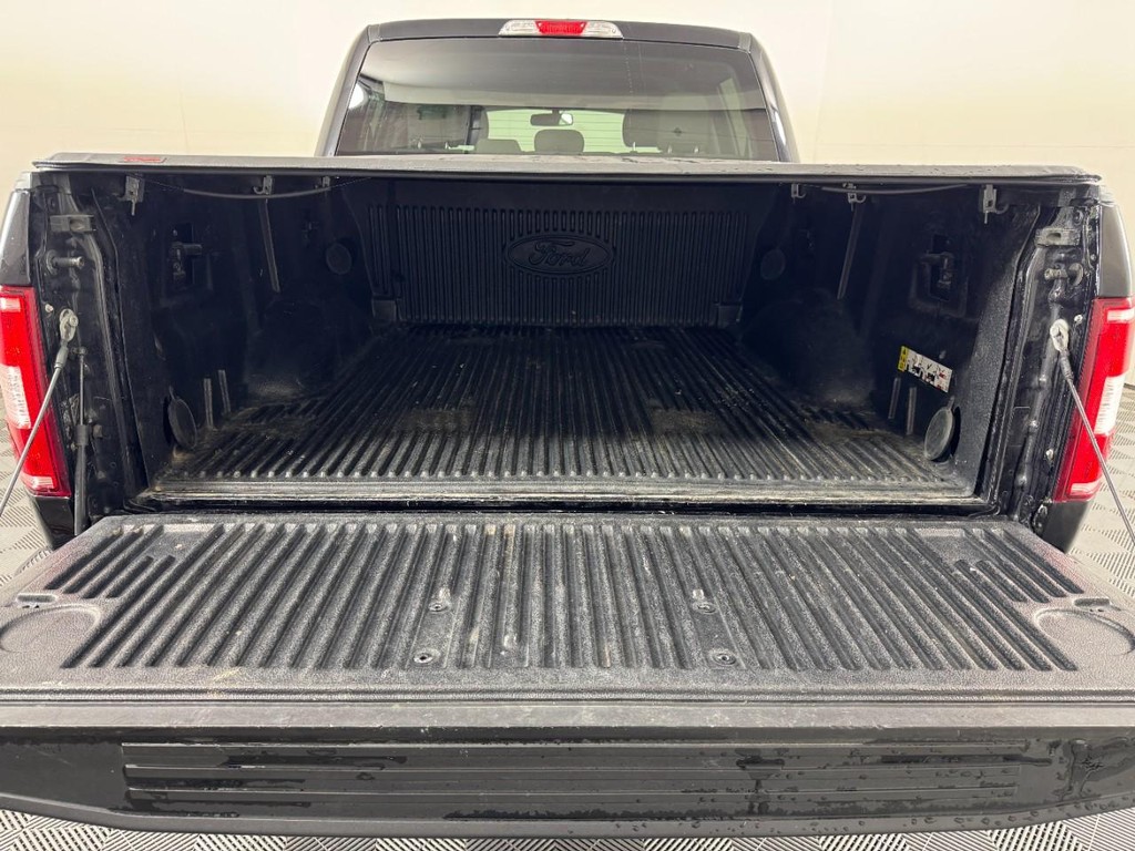 Ford F-150 Vehicle Full-screen Gallery Image 03