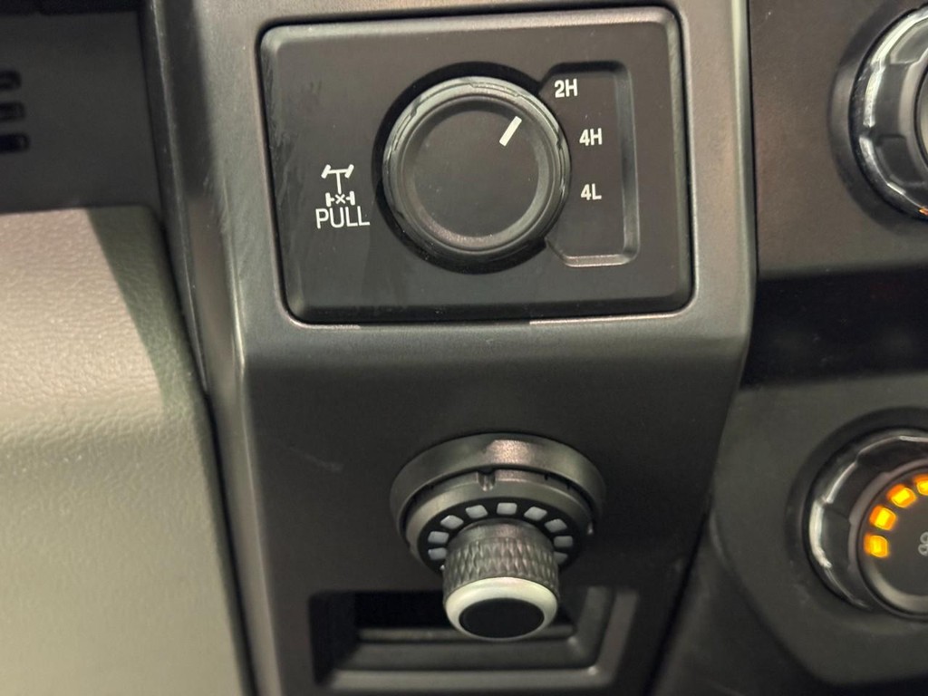 Ford F-150 Vehicle Full-screen Gallery Image 22