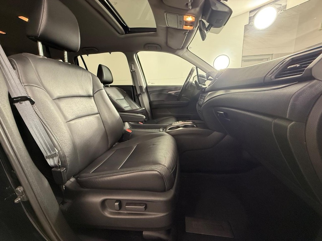 Honda Pilot Vehicle Full-screen Gallery Image 12