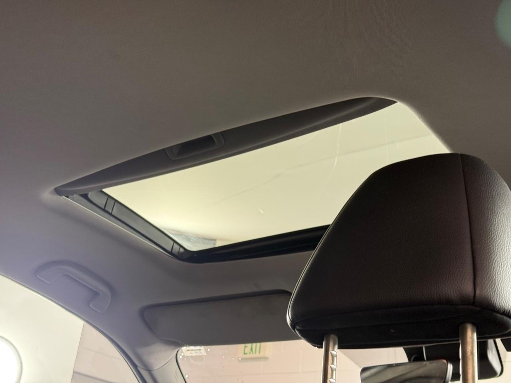 Honda Pilot Vehicle Full-screen Gallery Image 14