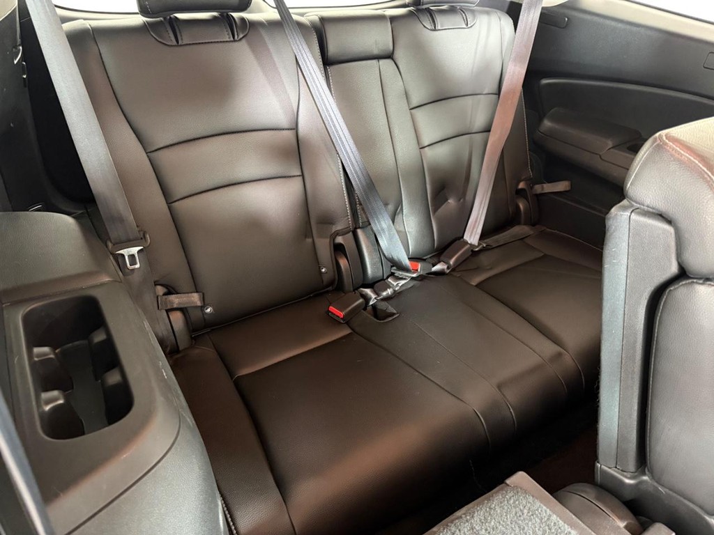 Honda Pilot Vehicle Full-screen Gallery Image 15