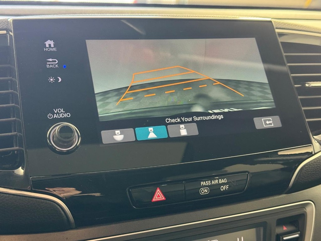 Honda Pilot Vehicle Full-screen Gallery Image 23