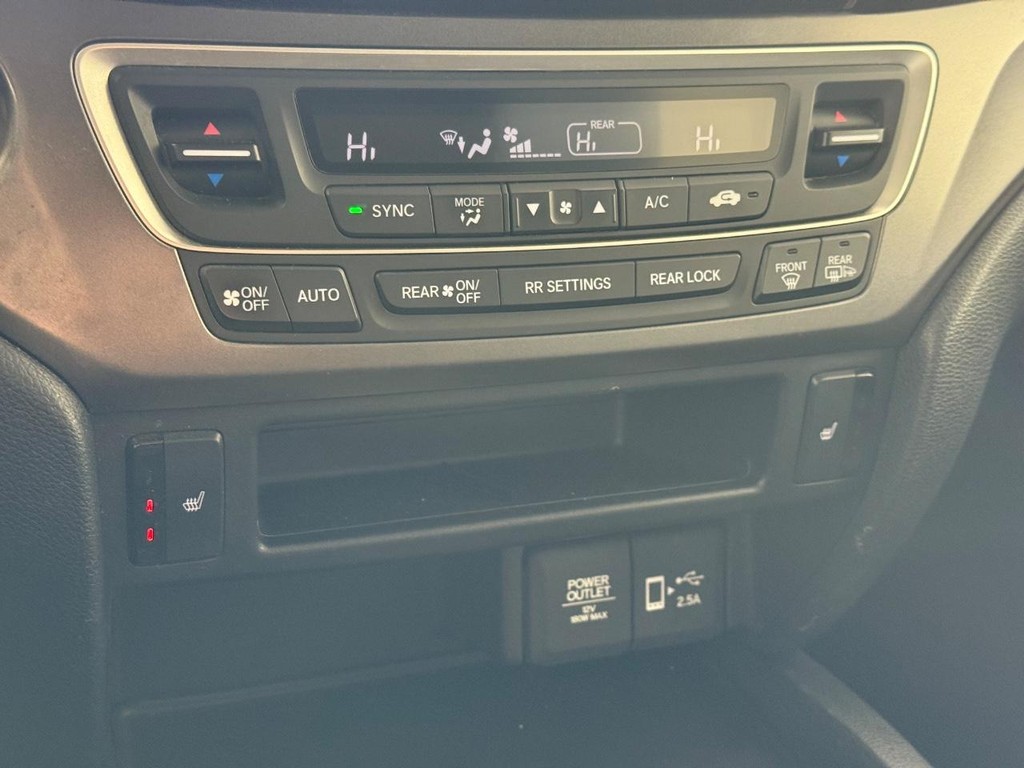 Honda Pilot Vehicle Full-screen Gallery Image 24