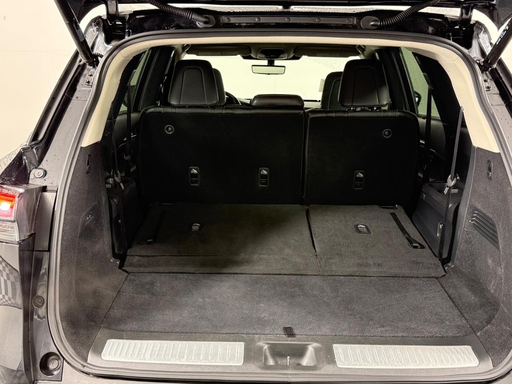 INFINITI QX60 Vehicle Full-screen Gallery Image 07