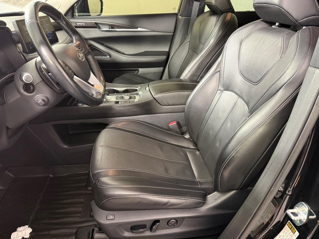 INFINITI QX60 Vehicle Full-screen Gallery Image 14