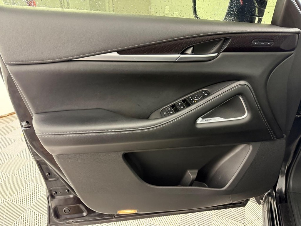 INFINITI QX60 Vehicle Full-screen Gallery Image 15