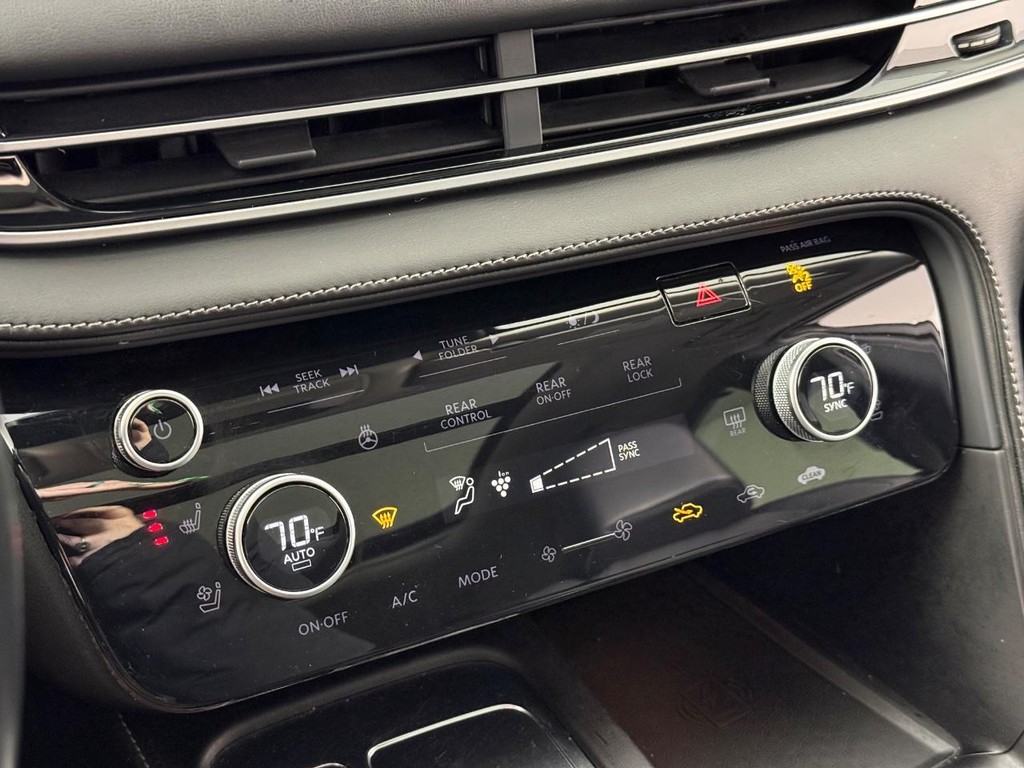 INFINITI QX60 Vehicle Full-screen Gallery Image 21