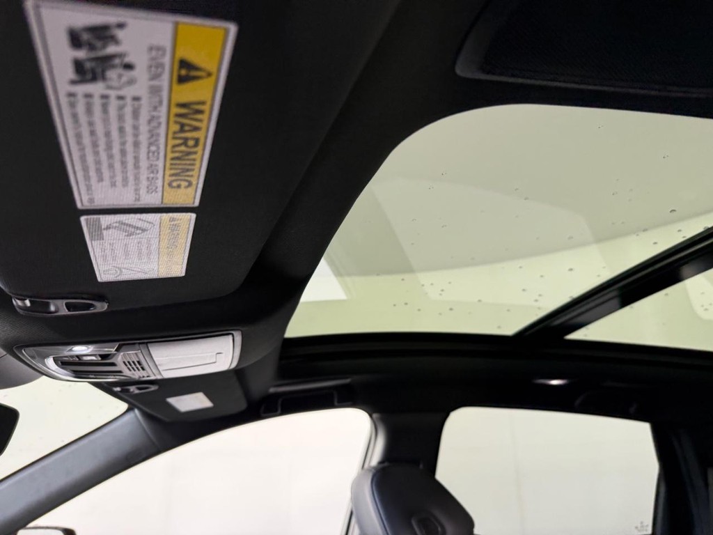 Acura RDX Vehicle Full-screen Gallery Image 10