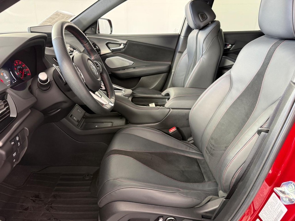 Acura RDX Vehicle Full-screen Gallery Image 11